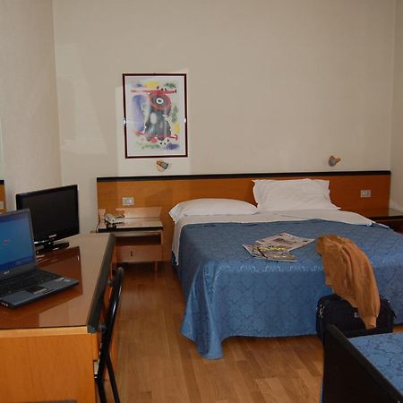 Hotel Nuova Grosseto Bagian luar foto
