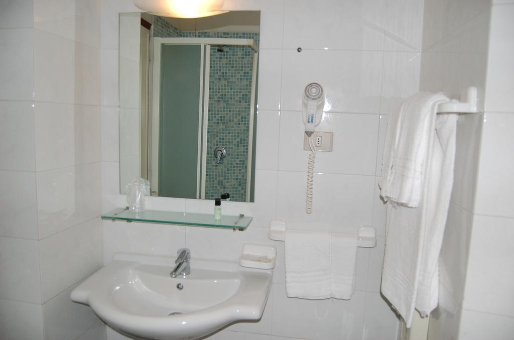 Hotel Nuova Grosseto Bagian luar foto