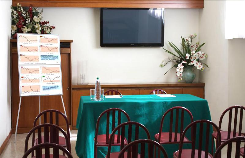 Hotel Nuova Grosseto Bagian luar foto