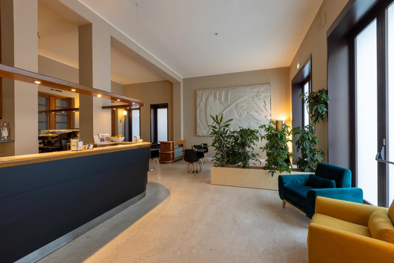 Hotel Nuova Grosseto Bagian luar foto