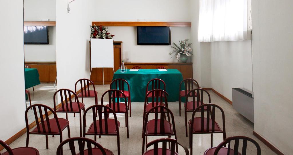 Hotel Nuova Grosseto Bagian luar foto