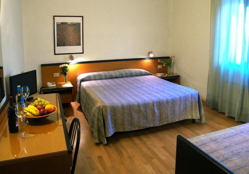 Hotel Nuova Grosseto Bagian luar foto