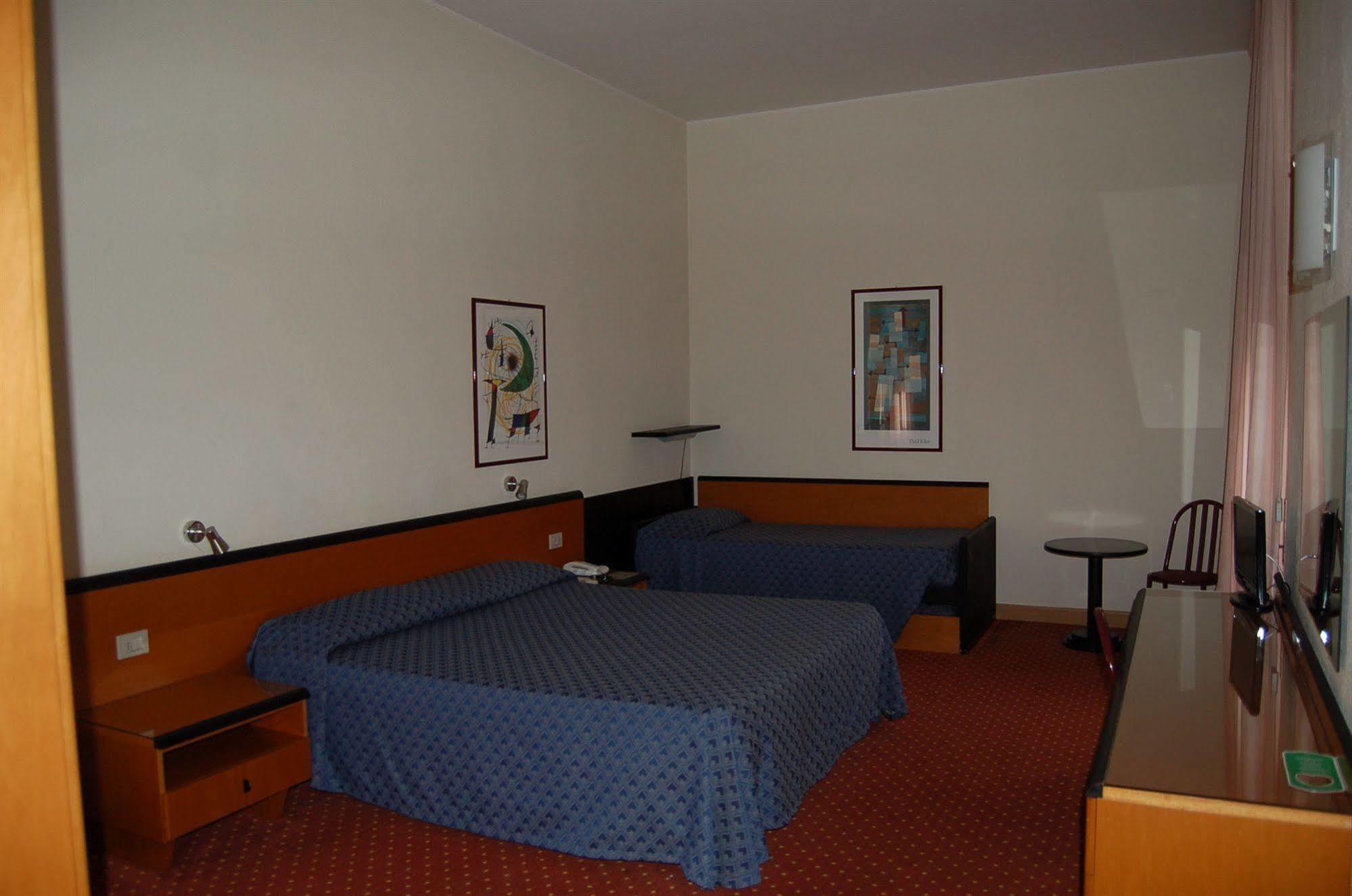 Hotel Nuova Grosseto Bagian luar foto