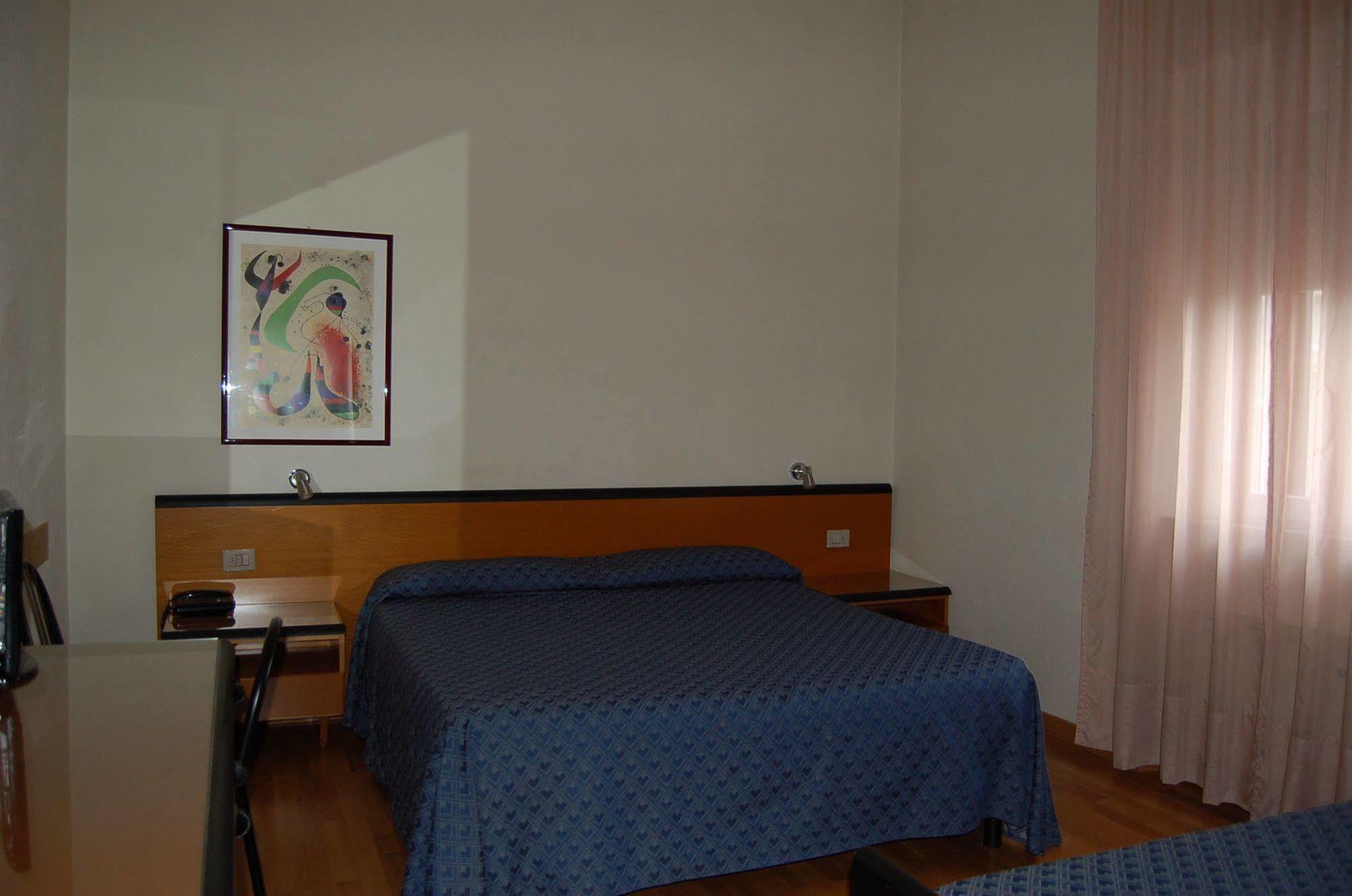 Hotel Nuova Grosseto Bagian luar foto