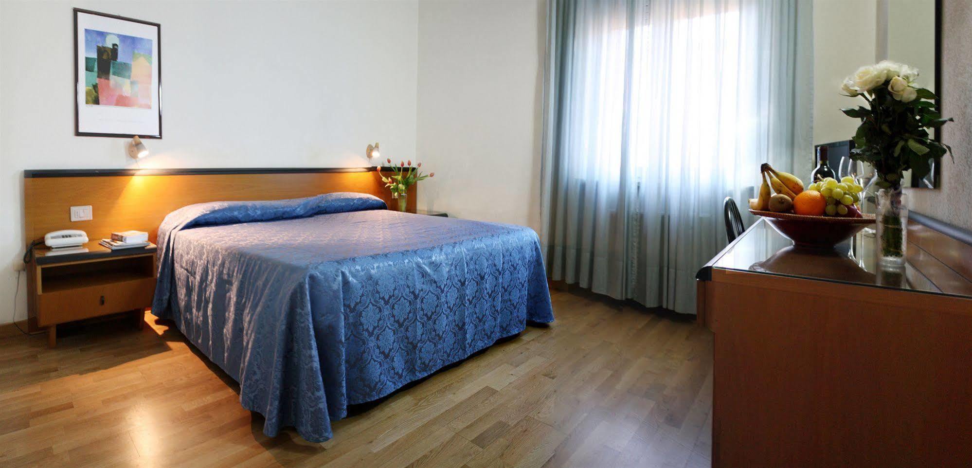 Hotel Nuova Grosseto Bagian luar foto